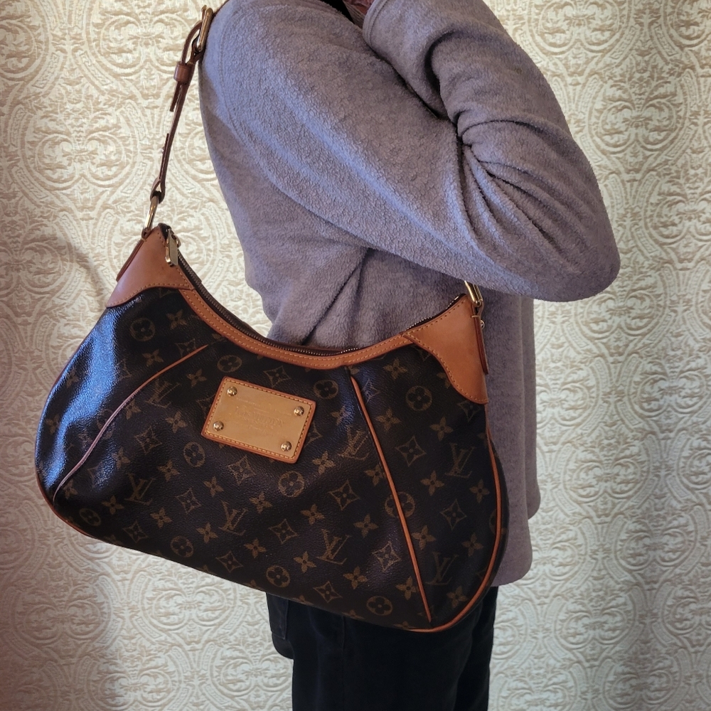Louis Vuitton Thames GM Monogram Shoulder Bag Excellent